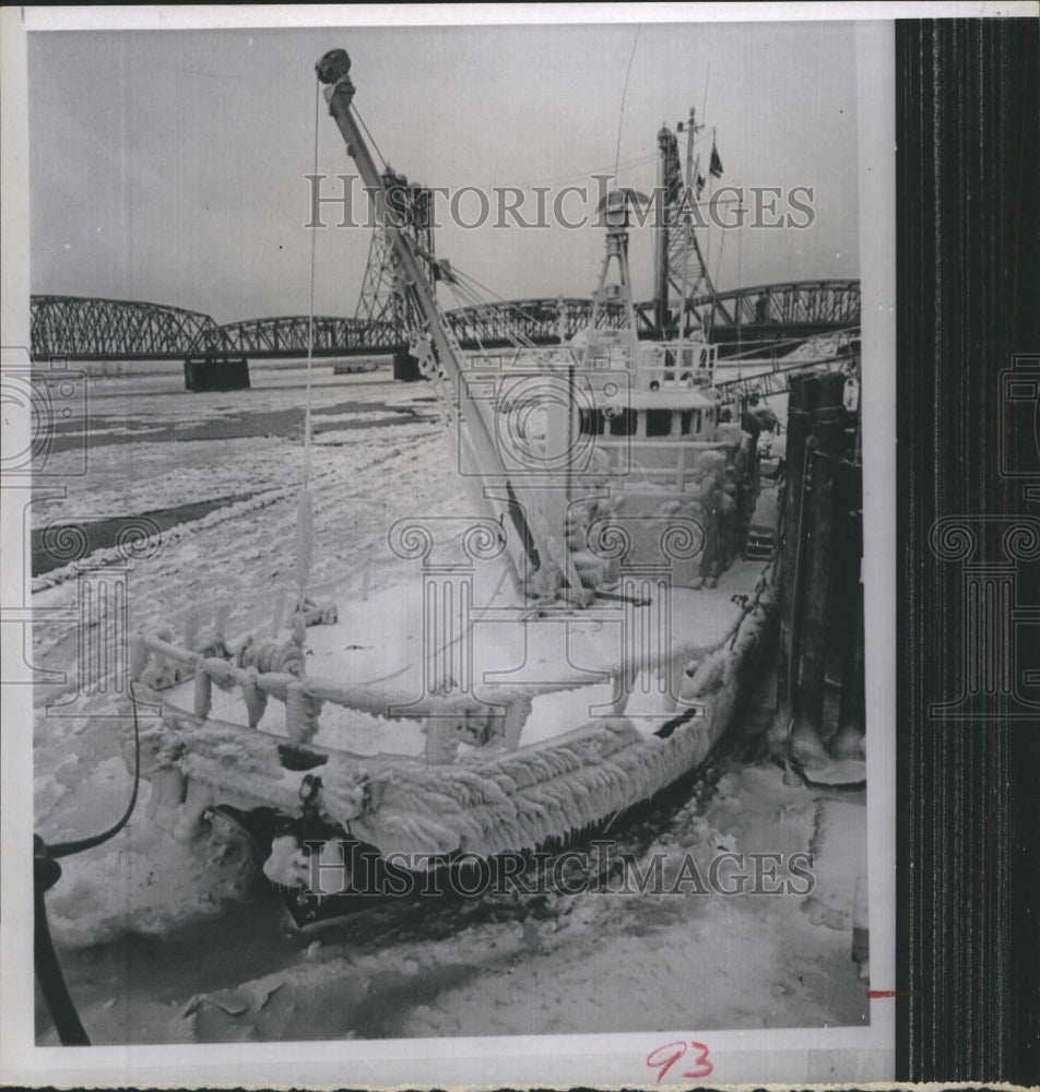 Press Photo A ship that has been covered in ice. - Historic Images