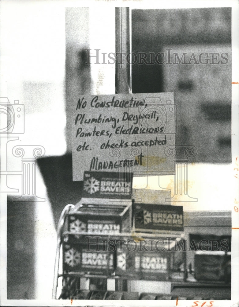 1973 Winn Dixie Store Bad Checks Notes  - Historic Images