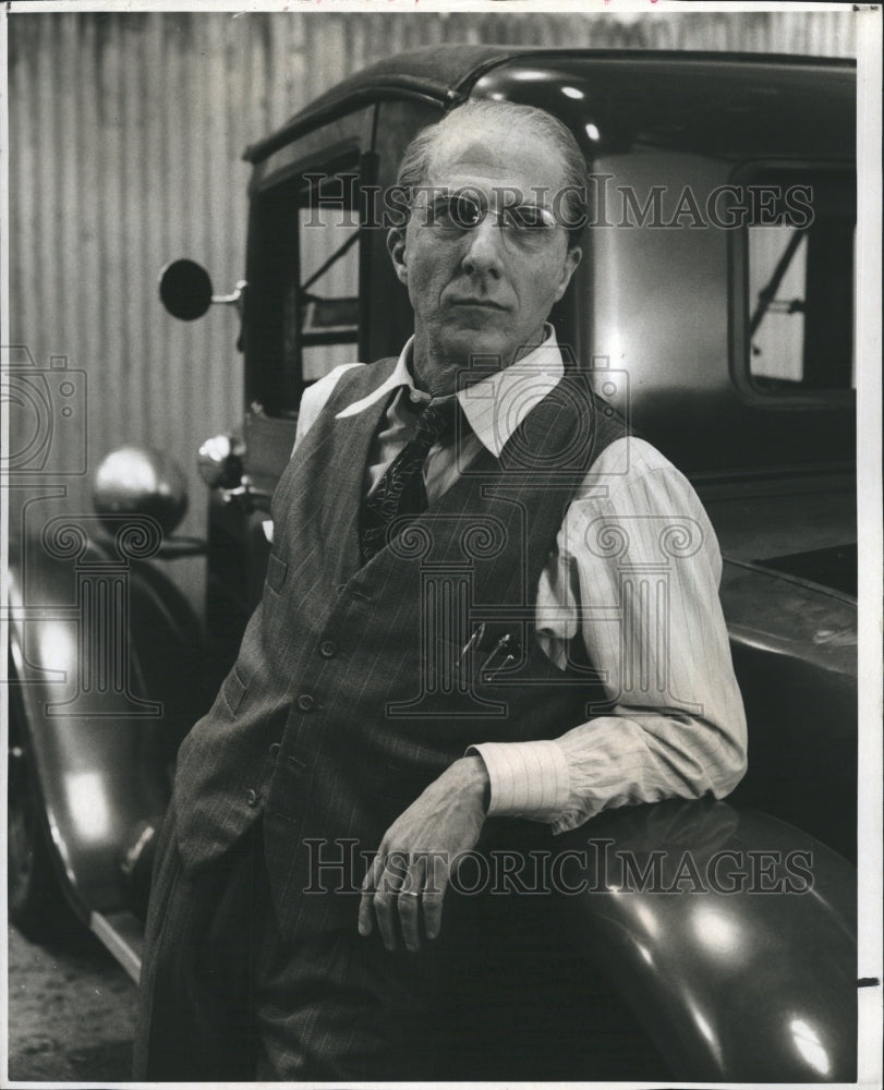 1985 Actor Dustin Hoffman in "Death of a Salesman" CBS TV Movie - Historic Images