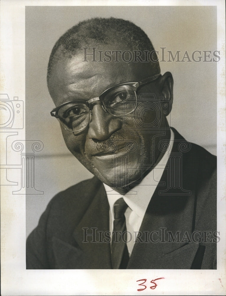 1962 Rev. Fred Maxwell Heads Up Church Program for Outstanding Women - Historic Images