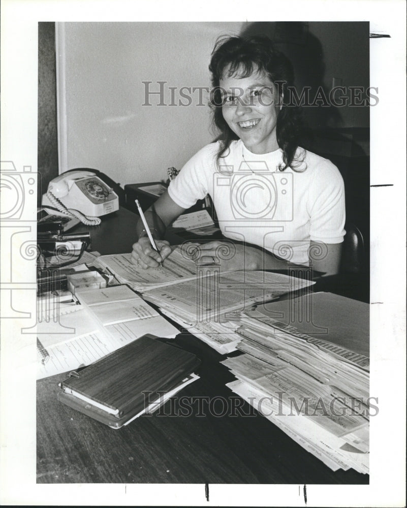 1980 Beverly Maxey, Fighter of Medicare Fraud - Historic Images