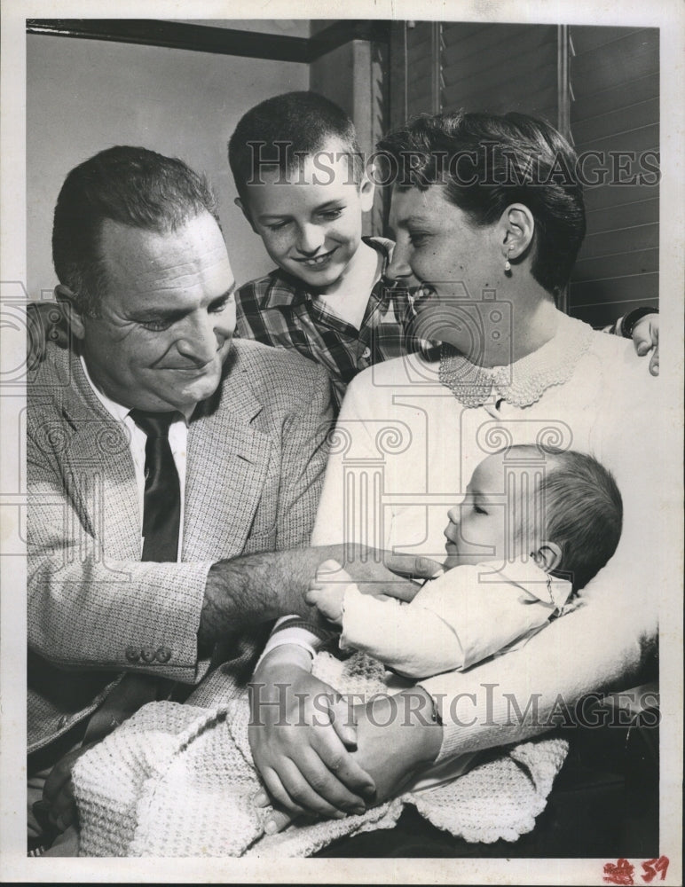 1957 Mr &amp; Mrs Alex Mavro With Children - Historic Images