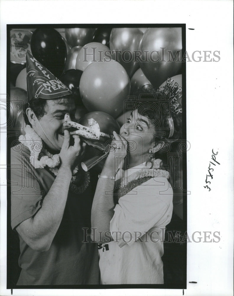 1992 Dave &amp; Liz Tuten Owners Pasco Party Supplies Celebrate New Year - Historic Images