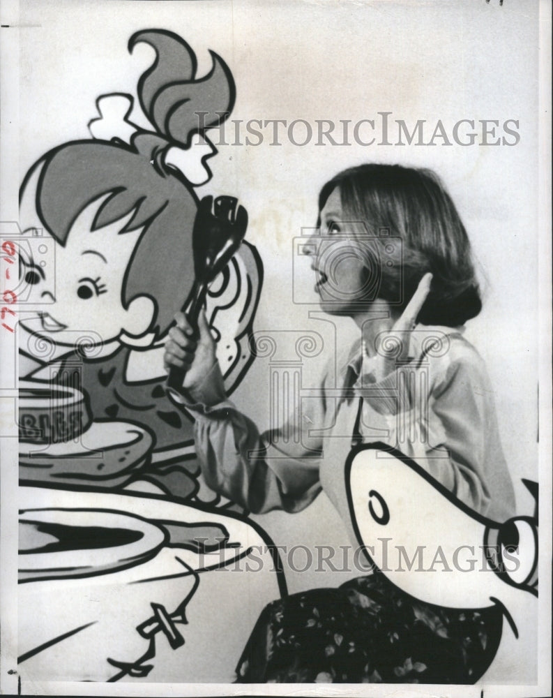 1977 Cloris Leachman joins the Flintstones  - Historic Images