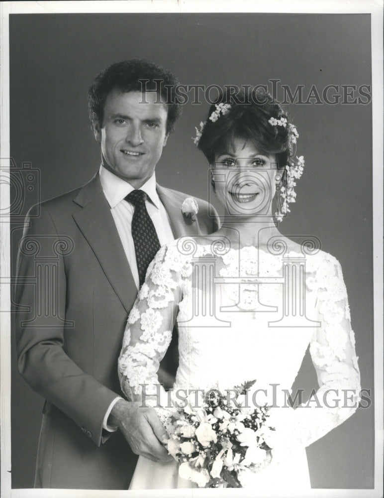 1982 Michele Lee and Kevin Dobson on &quot;Knots Landing&quot;  - Historic Images