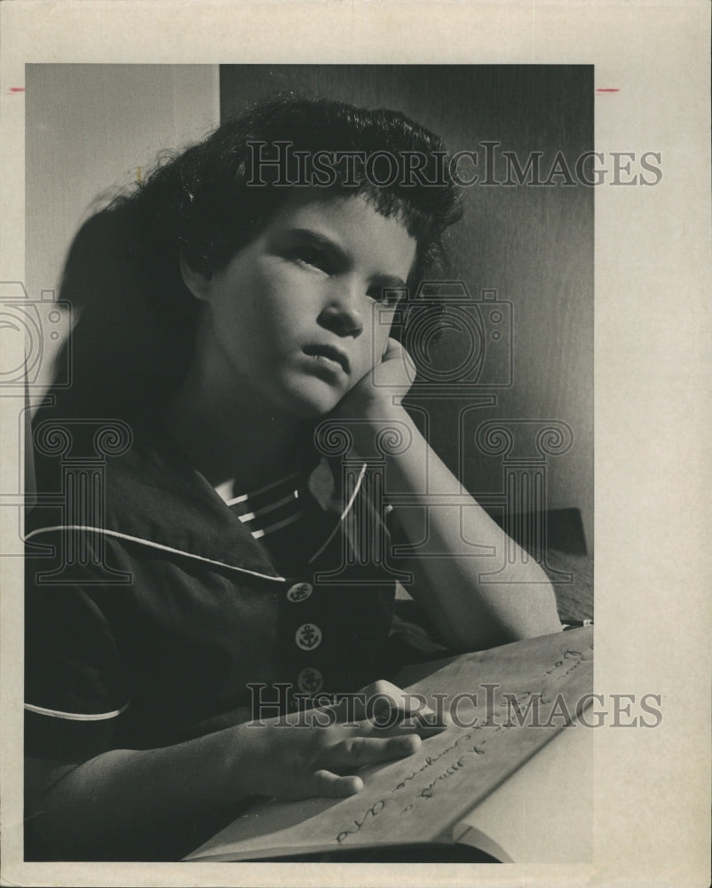 Press Photo Onelia &quot;Tootie&quot; Lazzari pose for Virgina picture - Historic Images