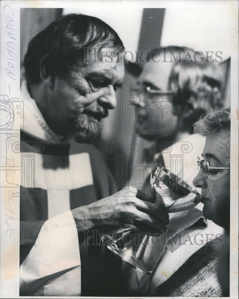 1975 Episcopal Chaplain Father Hamblin Chalice Communion - Historic Images