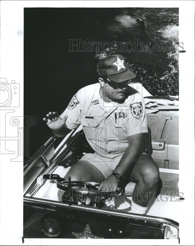 1991 Press Photo Deputy Tom Still Weeki Wachee River Patrol - Historic Images