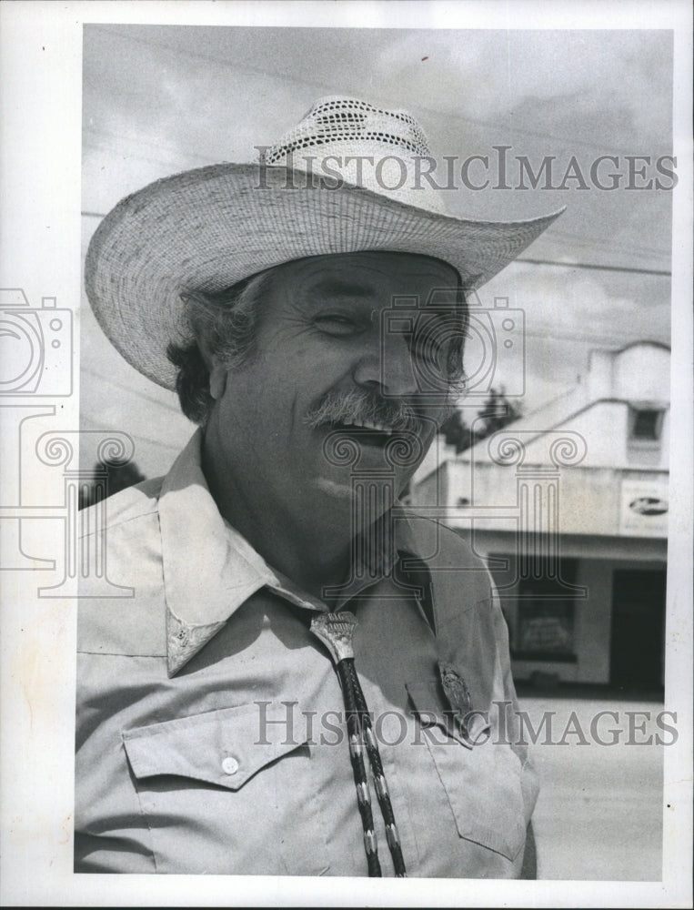 1973 Big John Hamilton On Set Making Movie in Rubonia, FL - Historic Images