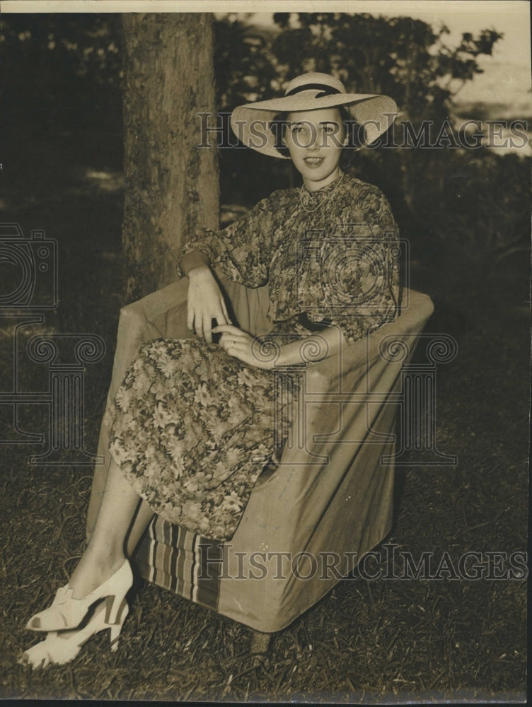 1940 Mrs. F.P. Meyer, Jr. - Historic Images