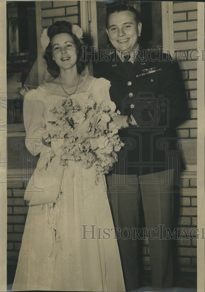 1945 Lt. and Mrs. Kenneth Mildred Michaels  - Historic Images