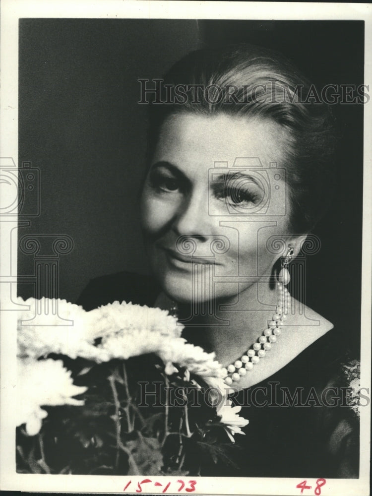 1975 Actress Joan Fontaine Stars In CBS Television Show Cannon - Historic Images