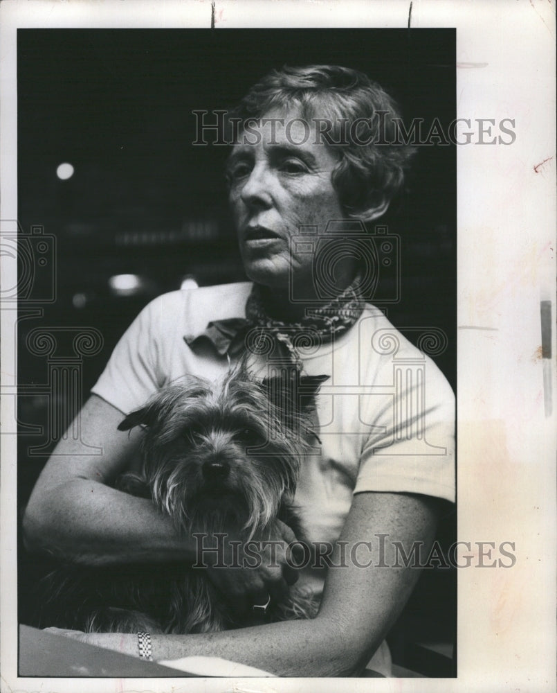1975 Nancy Kulp and dog. - Historic Images