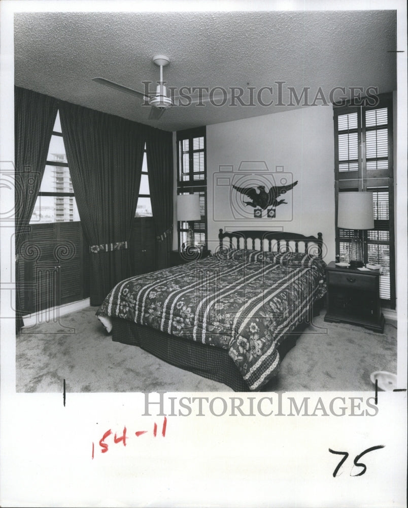 1980 Eleanor Hamilton guest room. - Historic Images