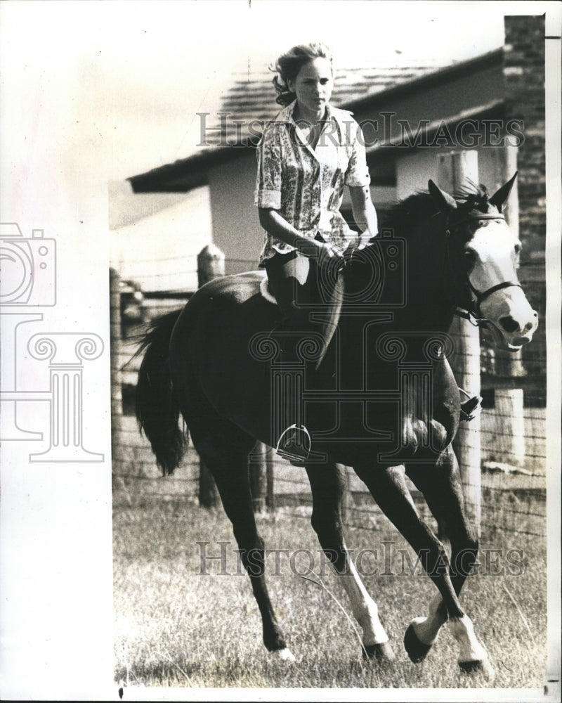 1977 Lori Logan and Horse, Holly - Historic Images