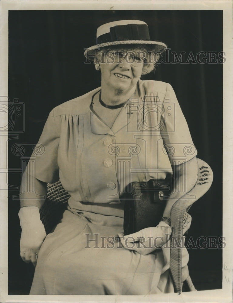 Press Photo Dr. Anna Sword Panama Hat Gray Silk Shantung Dress - Historic Images