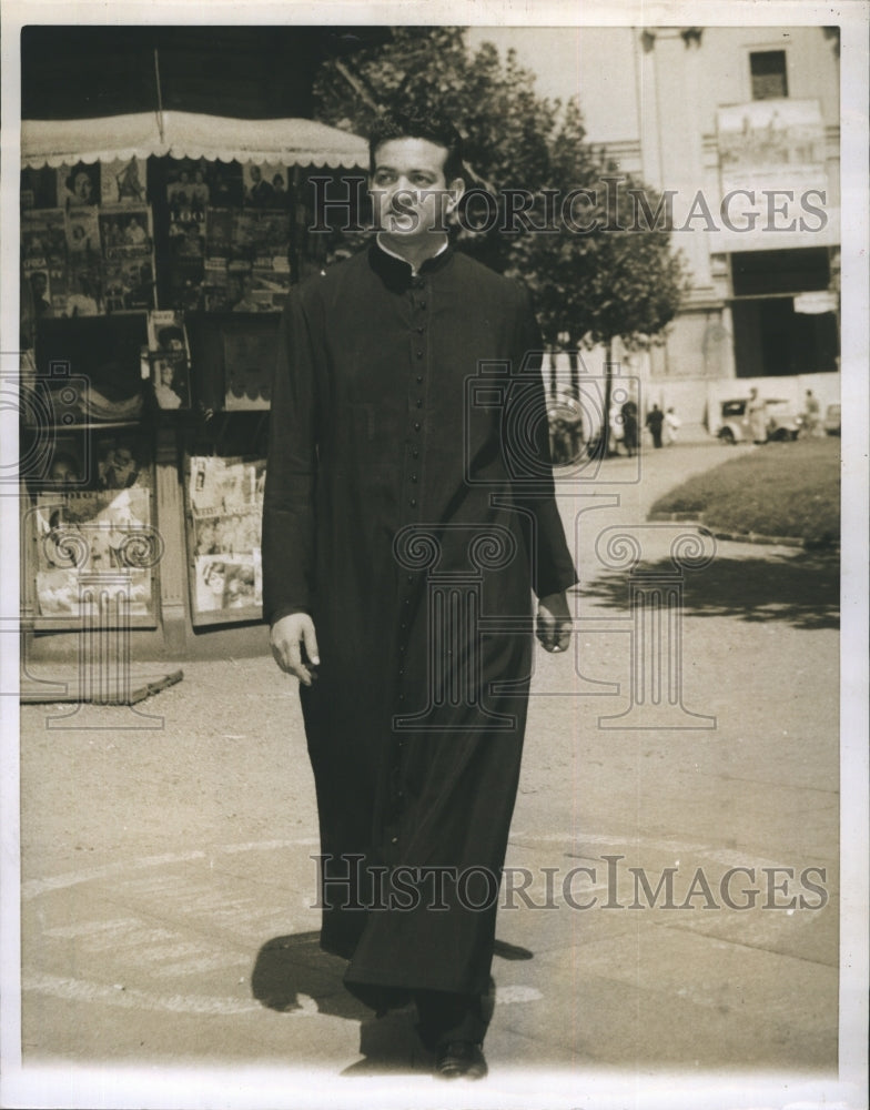 1959 Rev Ramon Talavera Exiled Catholic Priest In Montevideo Uruguay - Historic Images