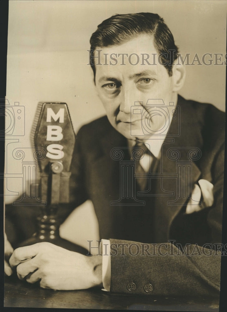 1946 Henry J. Taylor author, traveler, journalist doing a radio show - Historic Images