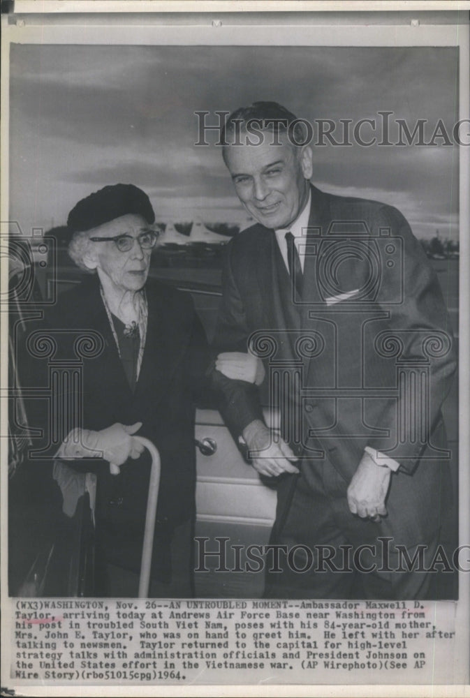 1964 Maxwell Taylor Greeted By His Mother At Andrews Air Force Base - Historic Images