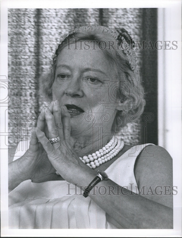 Press Photo Pictured is actress Peggy Wood. - Historic Images