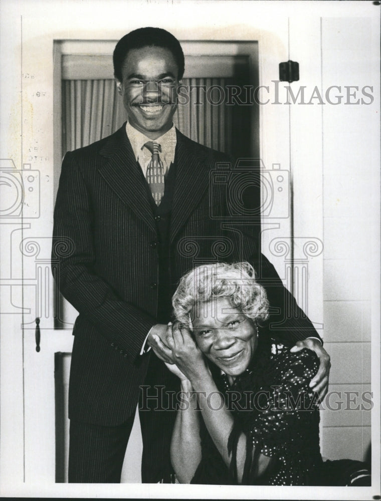 1980 Actress Beah RIchard and Actor Glynn Turman. - Historic Images