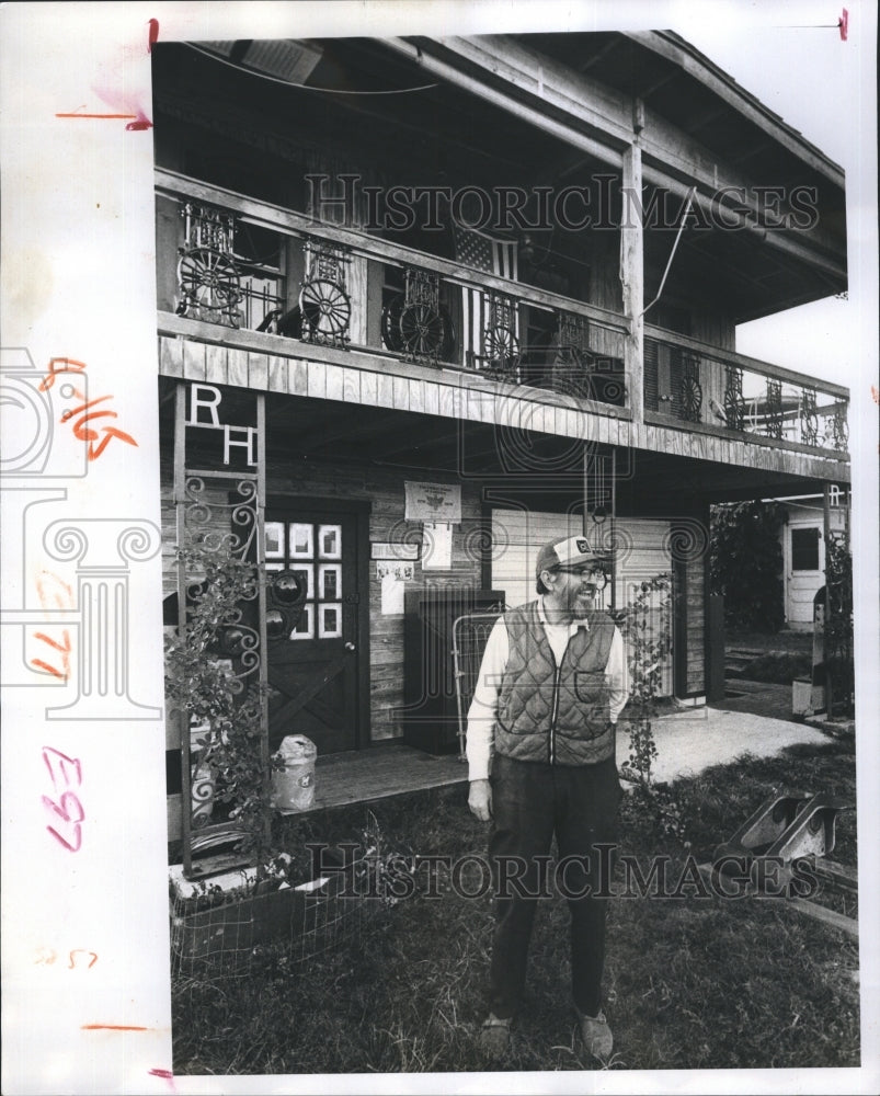 1976 Samuel Rice stand in front of Heritage House.  - Historic Images