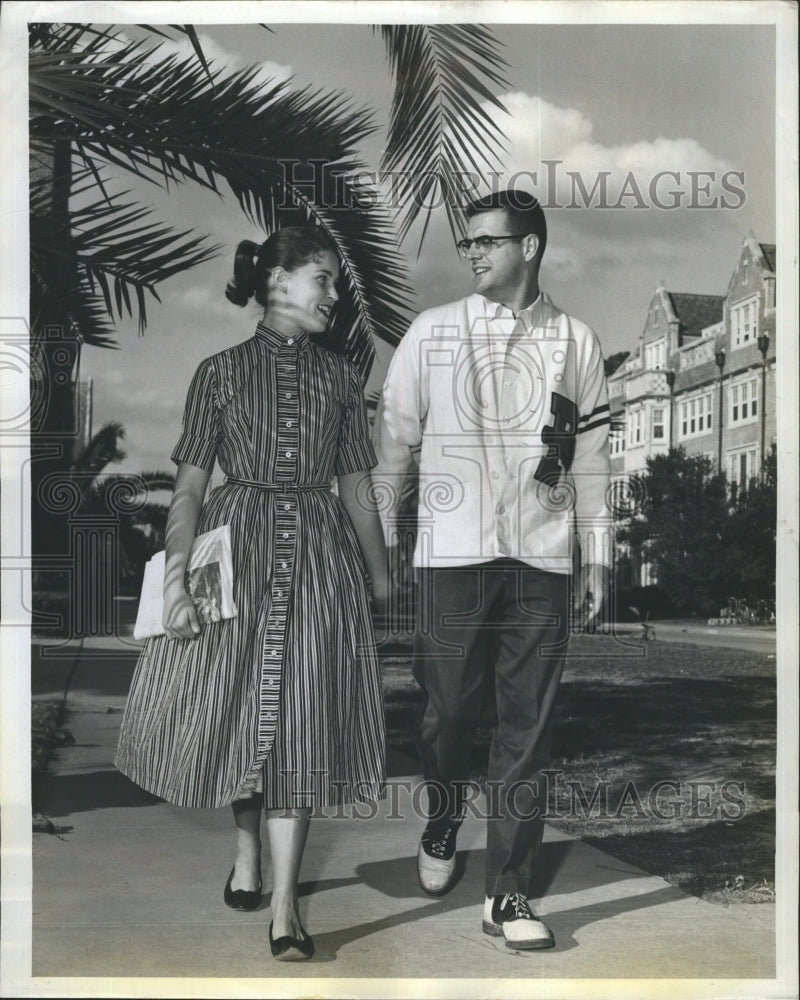 1958 Ed Sue Bussell Strolling Campus University of Florida - Historic Images