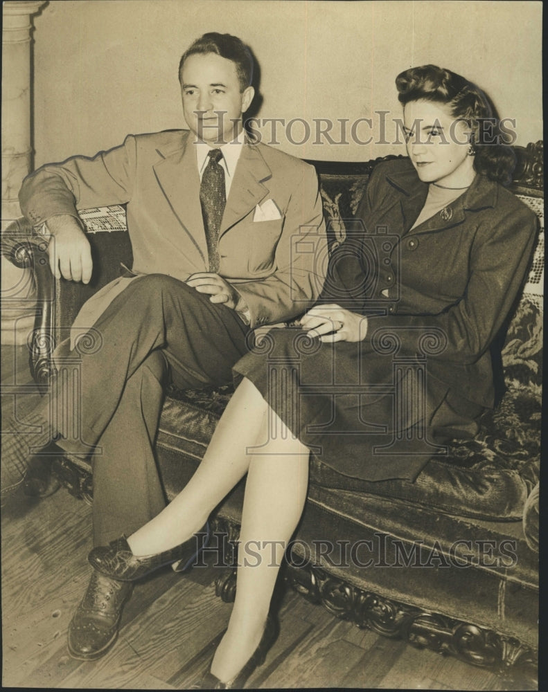 1941 Mr. and Mrs Newton Richard .  - Historic Images