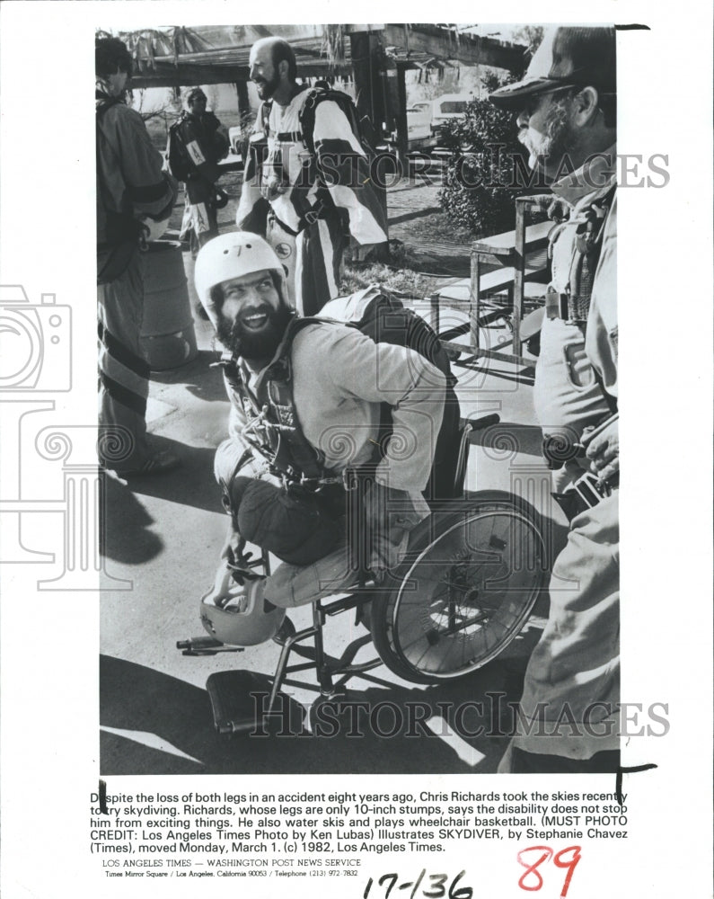 1982 Despite losing both legs in an accident, Chris Richards tries - Historic Images