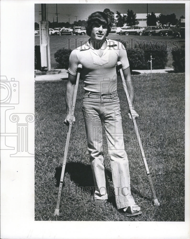 1977 Paolo Virgilio for Bay Shore HS. suffered a broken leg during - Historic Images