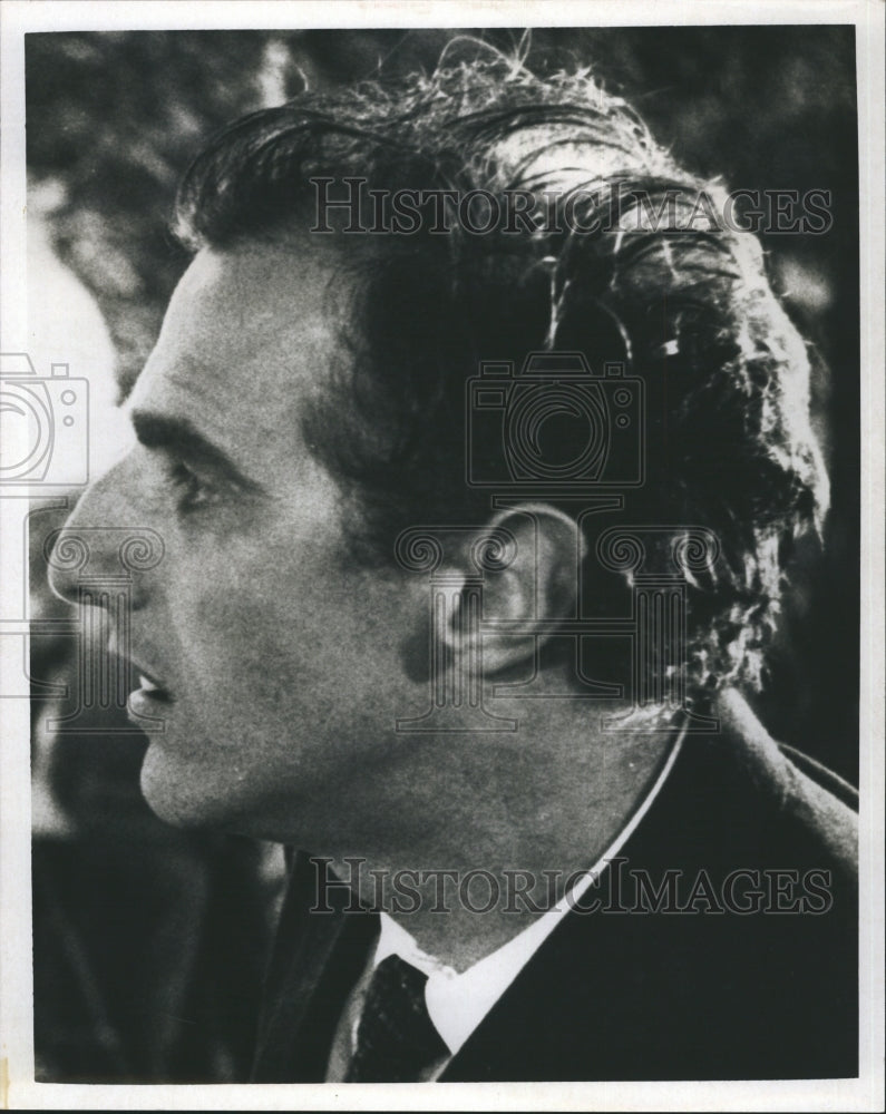 1968 Gilles Vigneault is one French Canadian Poet singers - Historic Images