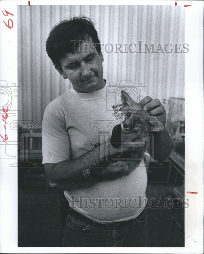 1983 Vernon Yates of Wildlife Rescue and Rehab. - Historic Images