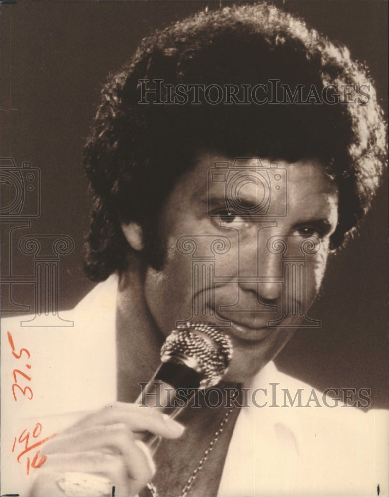 1982 Tom Jones  - Historic Images