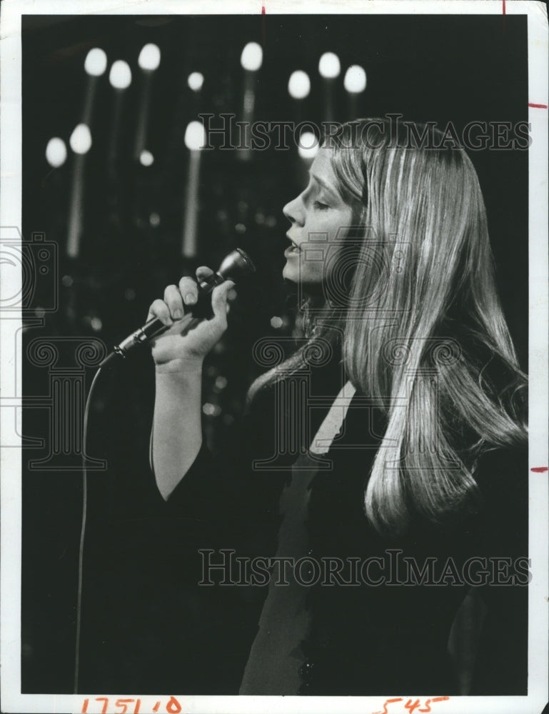 1974 Pictured is singer Heather MacRae. - Historic Images