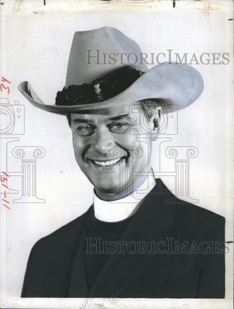 1980 Larry Lagman American Actor star in "Dallas".  - Historic Images