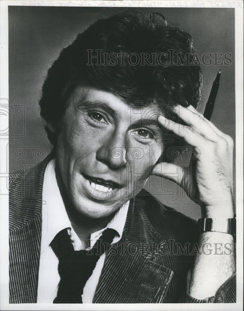 1983 Robert Walden American television and motion picture actor. - Historic Images