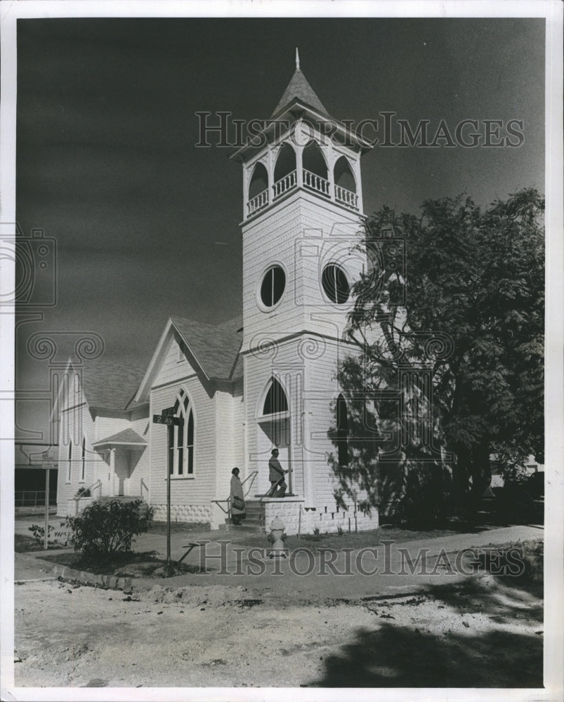 1981 Tenth Street Church of God  - Historic Images