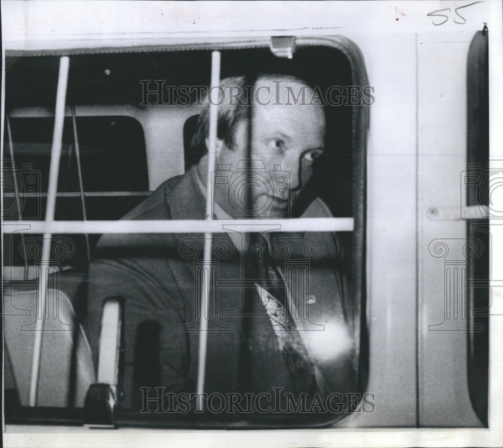 1972 William Farr goes to jail, refuses to reveal source about - Historic Images