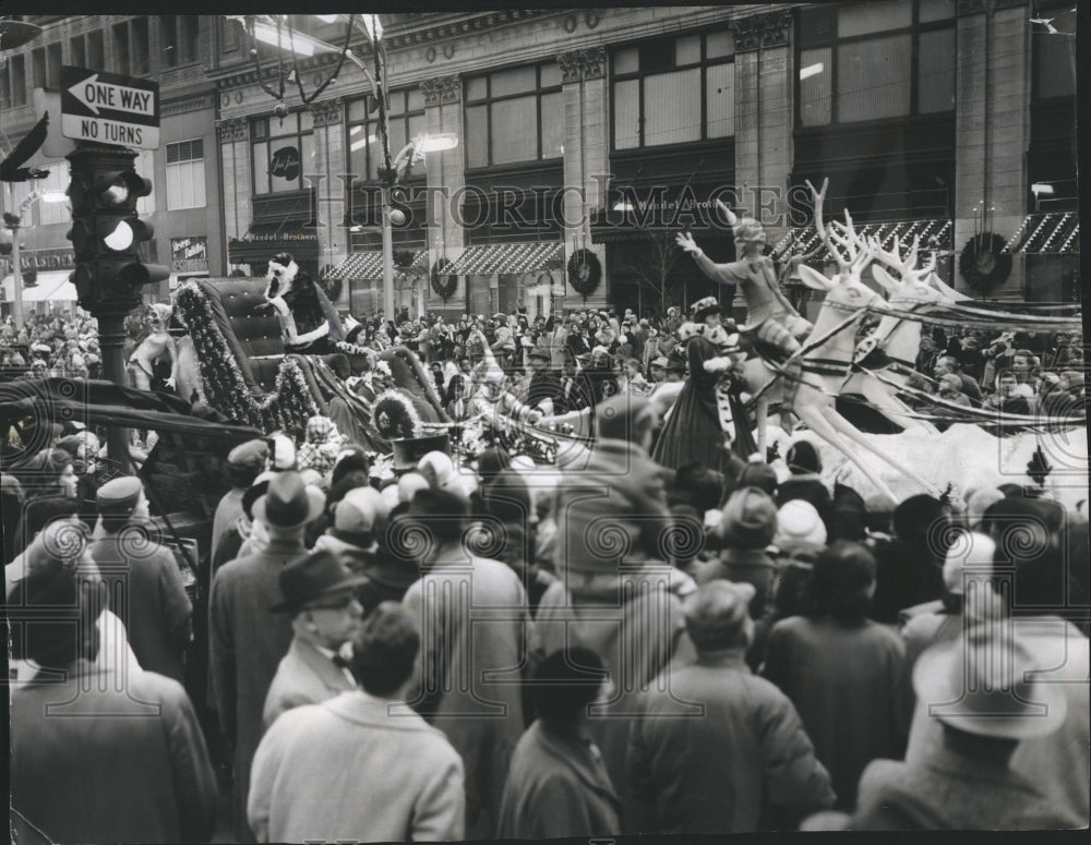 1958 Christmas Parade at Madison  - Historic Images