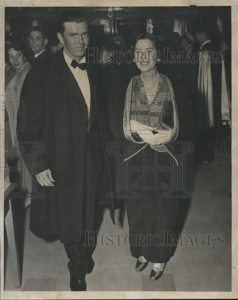 1949 Mrs David peck and son David at the Sadler&#39;s Wells Ballet - Historic Images