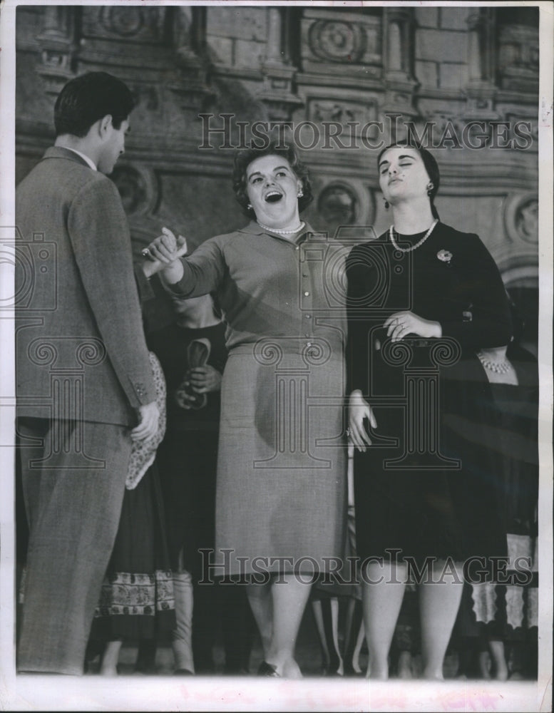 1960 Eileen Farrell in Rehearsal for "Gluck's Alcestis" - Historic Images