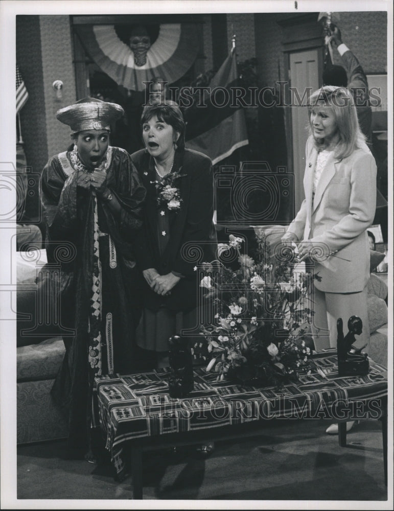 Telma Hopkins &amp; Cindy Williams, Jenny Jones in &quot;Getting By&quot; - Historic Images