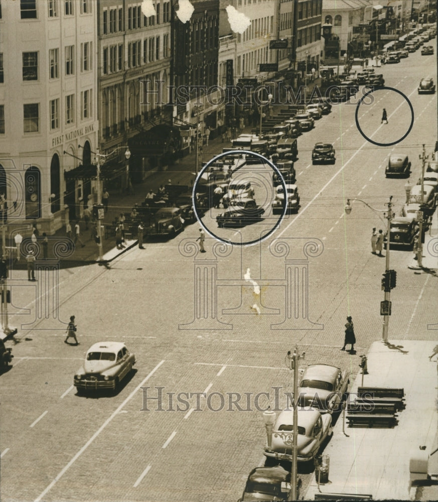 Press Photo City Installs Safety Lanes On Roads To Protect Cars And Pedestrians - Historic Images