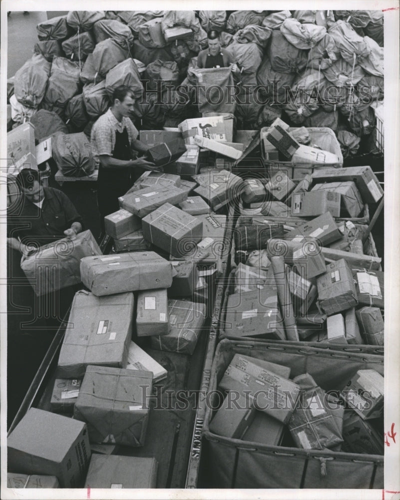 1963 Post Office Christmas Mail Rush Packages Workers Boxes - Historic Images