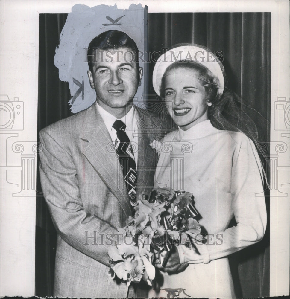 1948 Dick Jurgras,orchestra leader with bride Mariam Rae Davidson - Historic Images