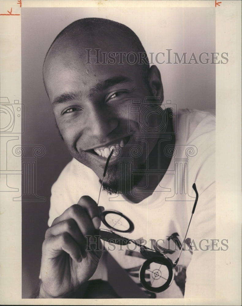 1994 Press Photo Comic Book Artist Lee Gaddies - Historic Images