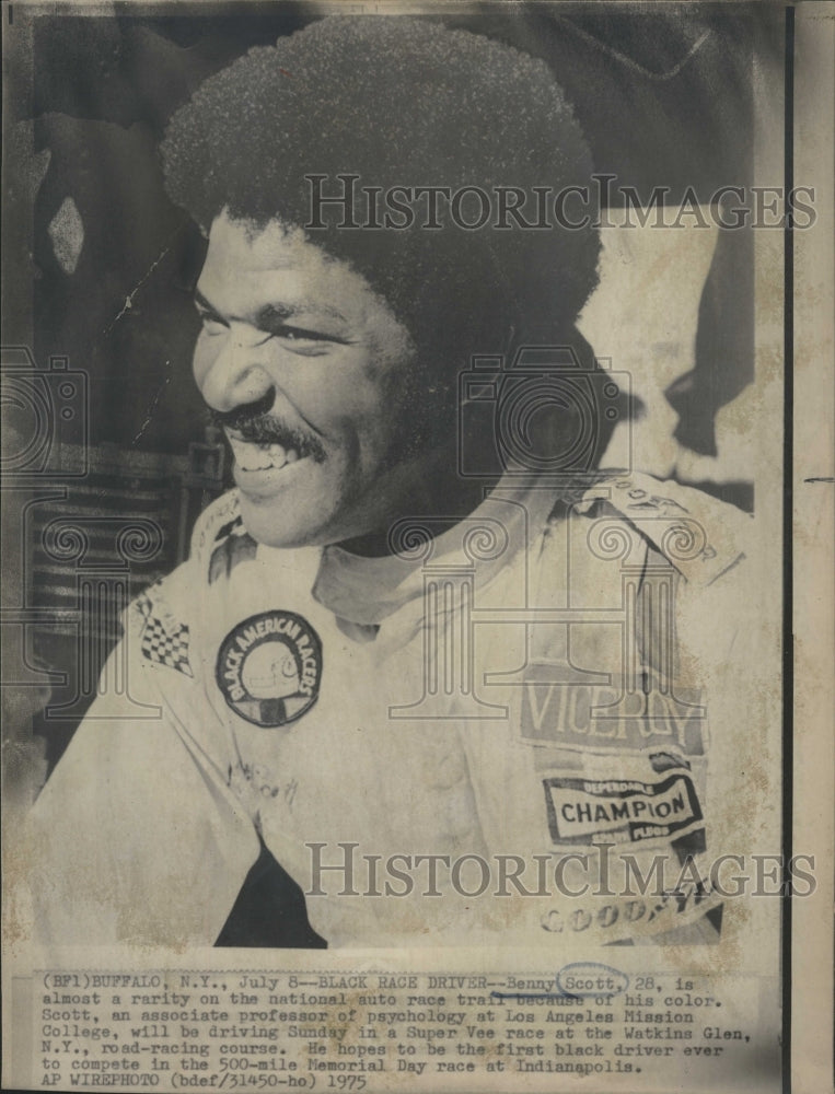 1975 Benny Scott, race car driver.  - Historic Images