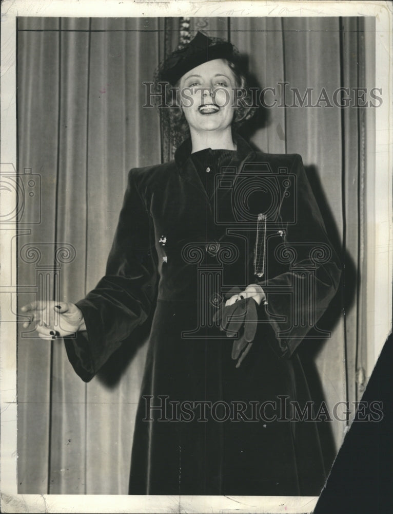 1938  Alice Marble, tennis champ in singer's role - Historic Images