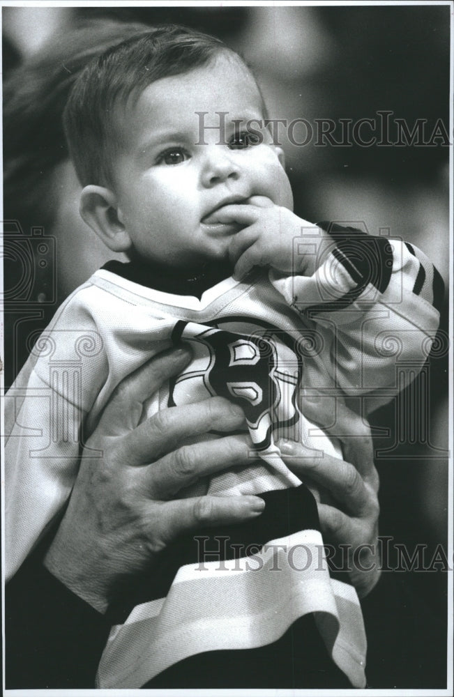 1998 Jamey Elizabeth Olean, niece of Hal Gill and her mom Mandy. - Historic Images