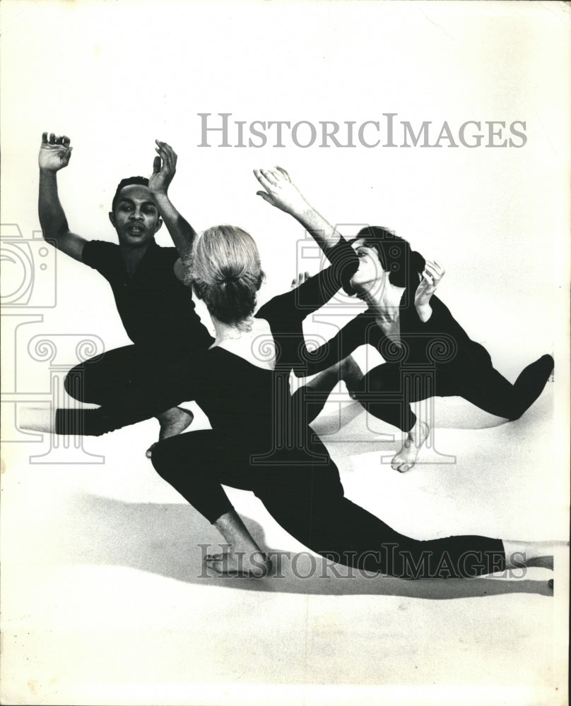 1965 The Chicago Contemporary Dance Theater in Francis Parker School - Historic Images